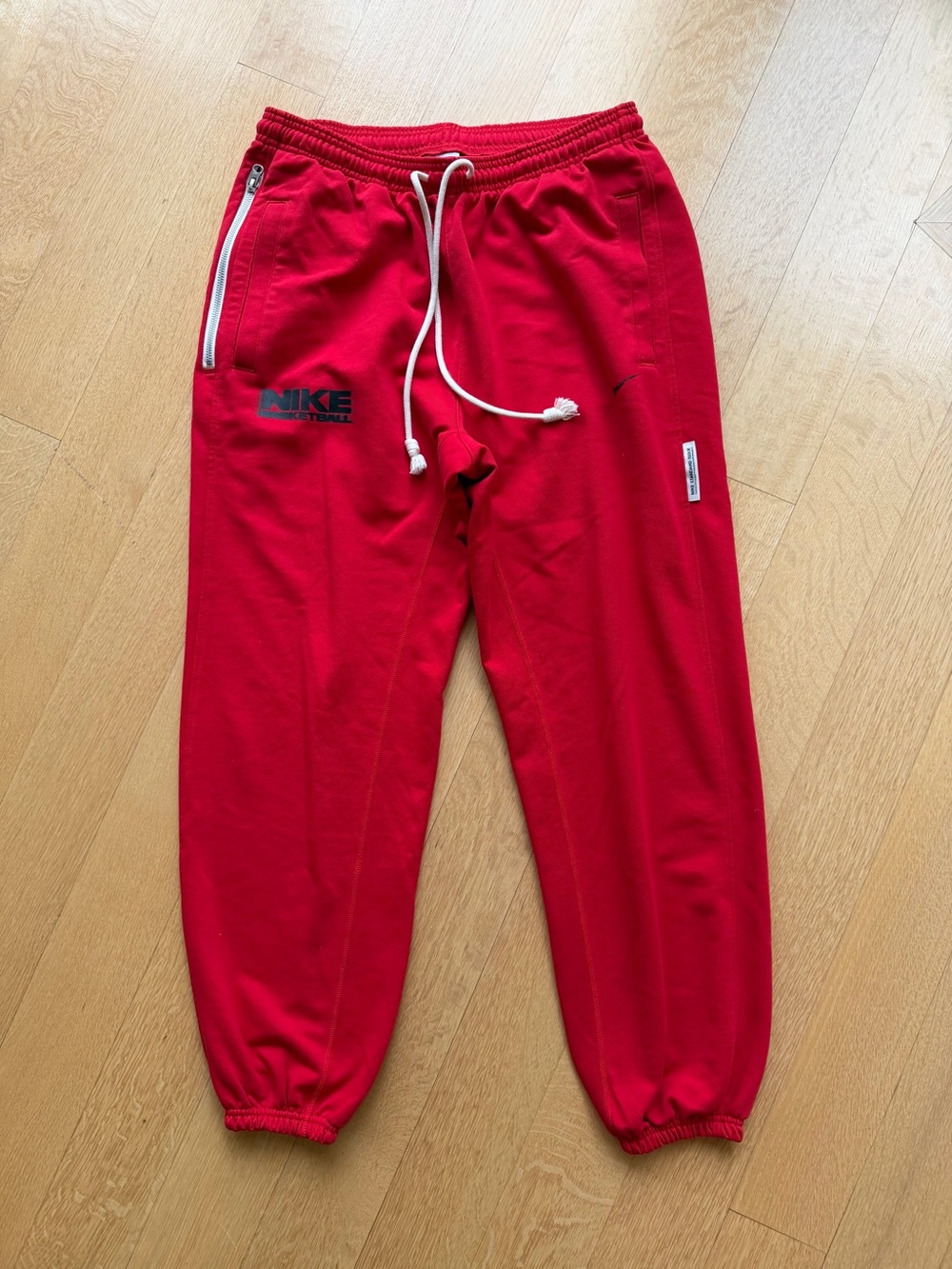 Nike Basketball Dri-FIT Standard Issue Red Joggers Sweatpants L